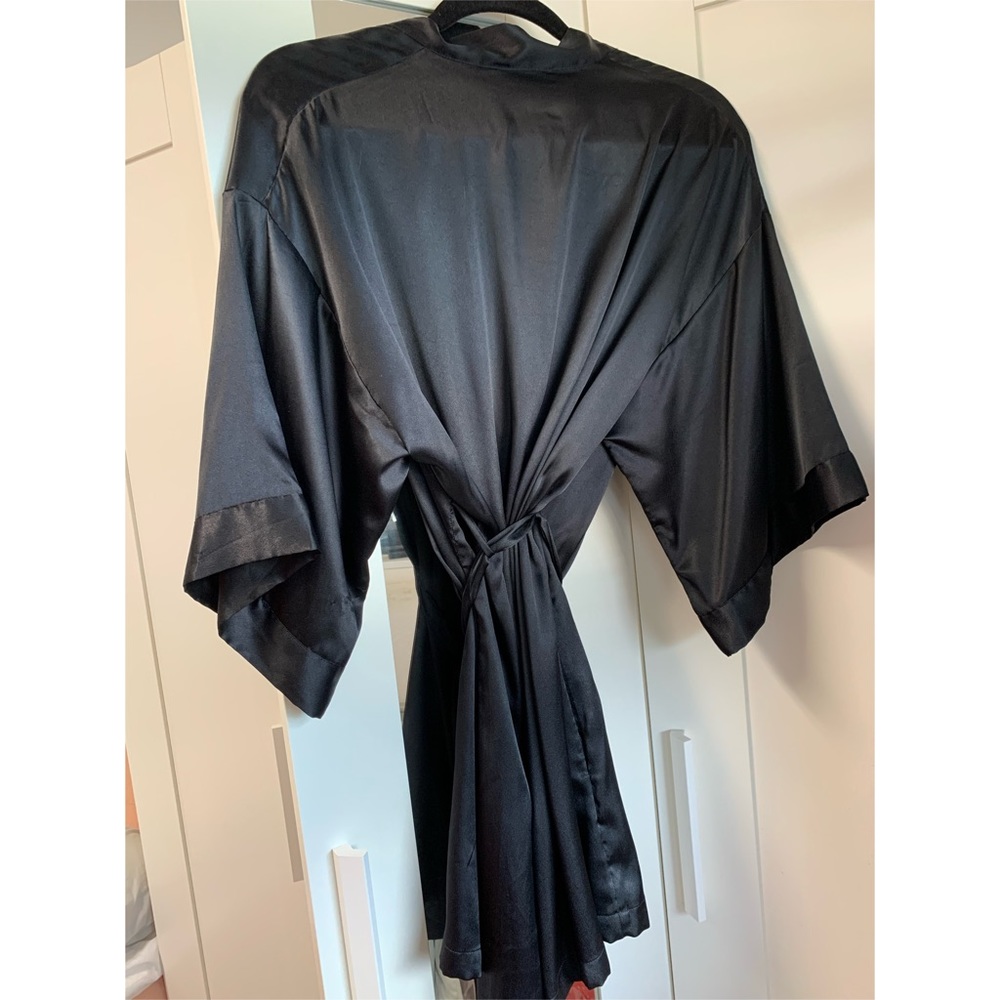 Victoria’s Secret Robe - Picture 2 of 5